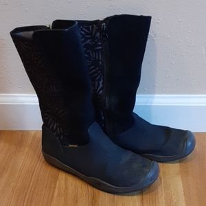 Girls Keen black tall waterproof boots size 4